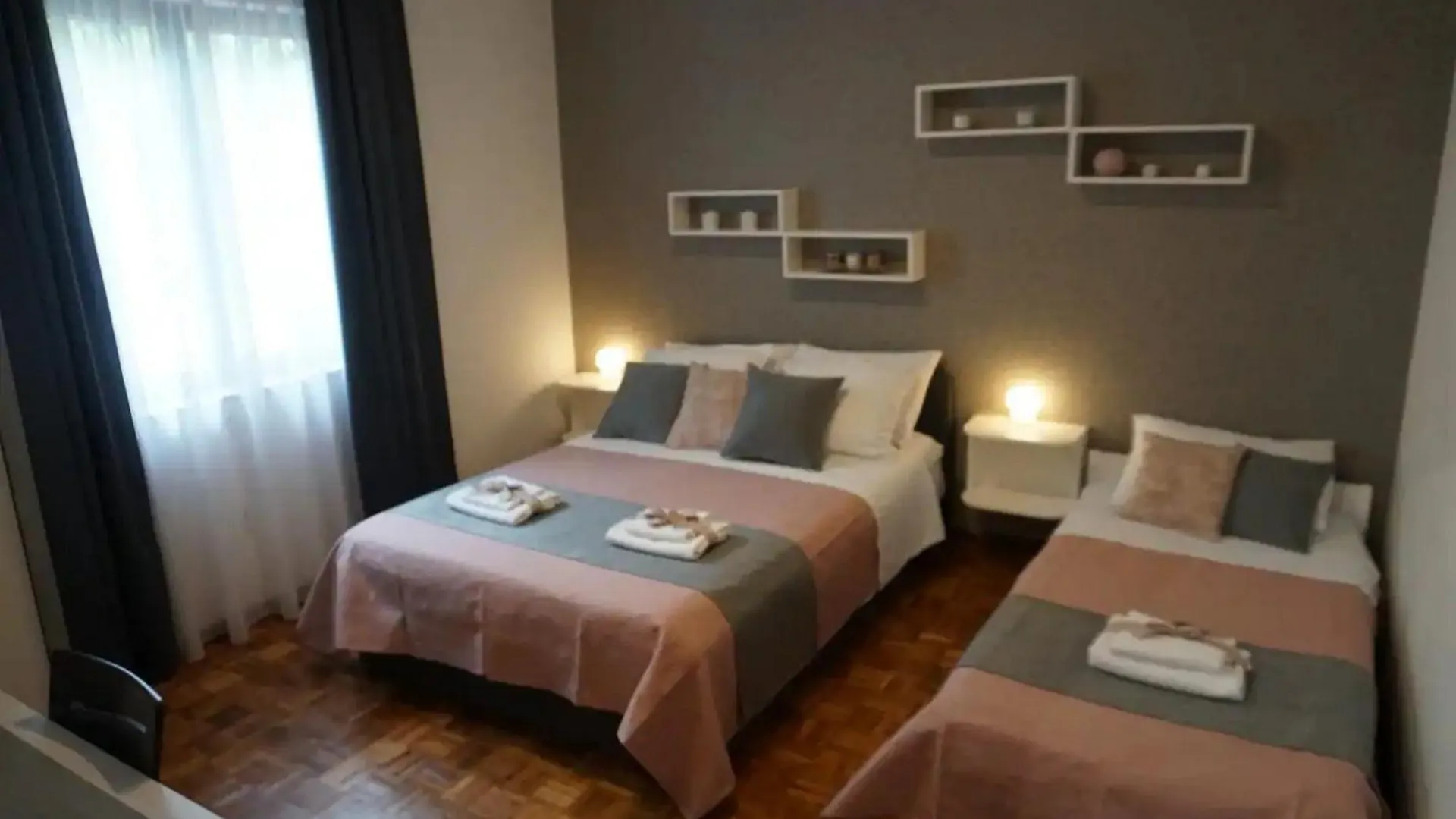 Modern Trogir Apartment With Private Patio, Bbq, And Close To Beach