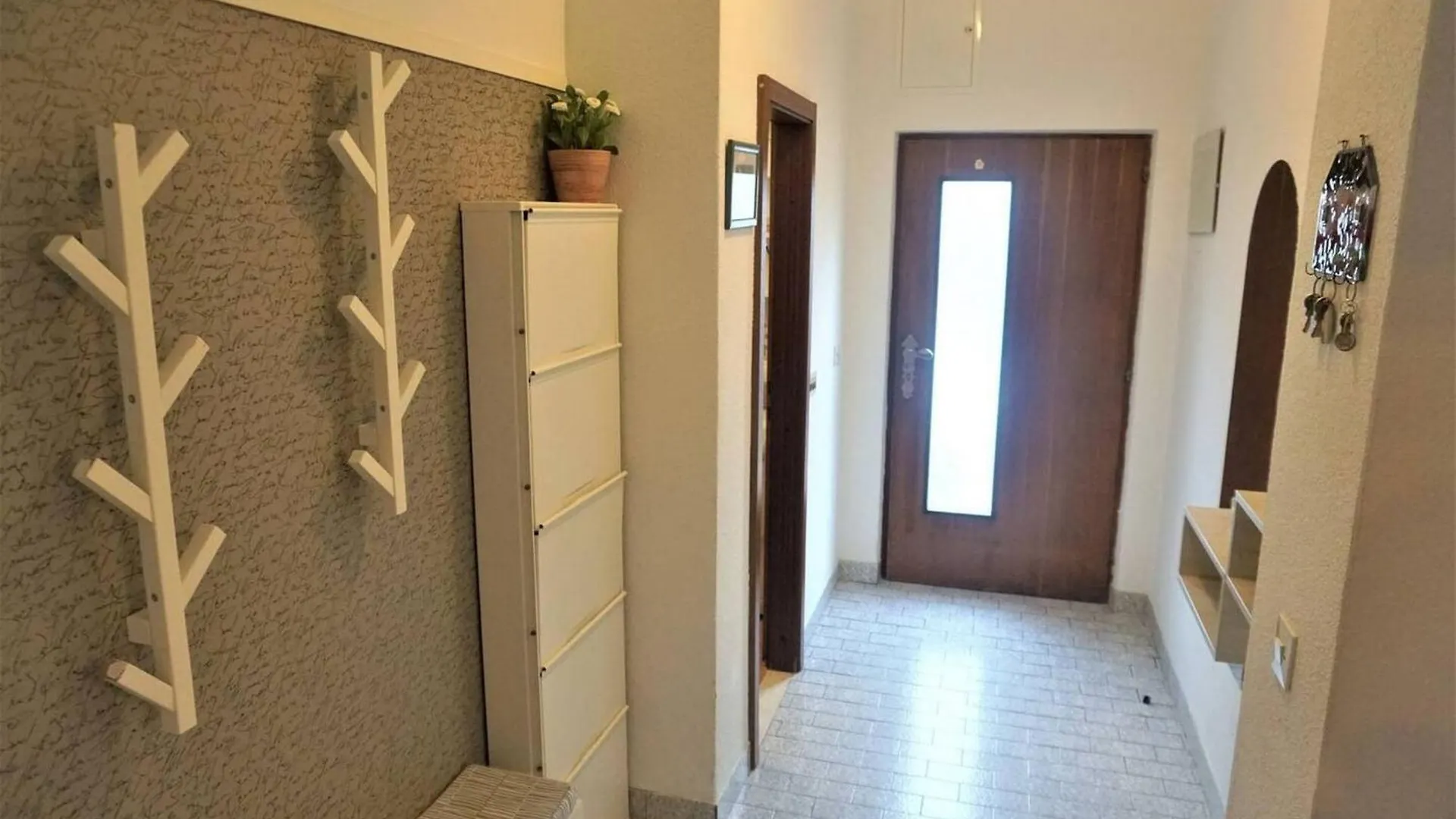 Modern Trogir Apartment With Private Patio, Bbq, And Close To Beach