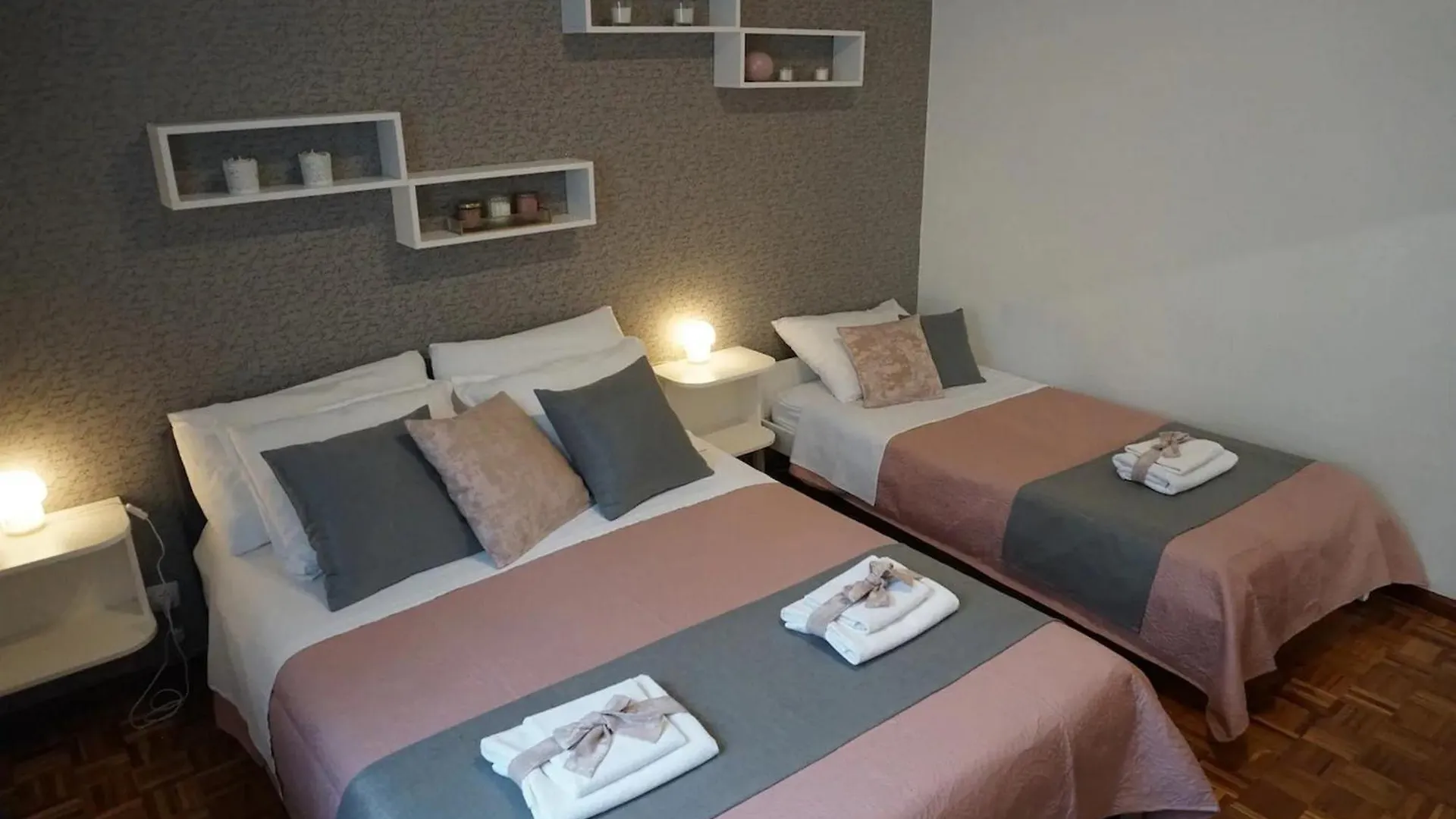 Modern Trogir Apartment With Private Patio, Bbq, And Close To Beach